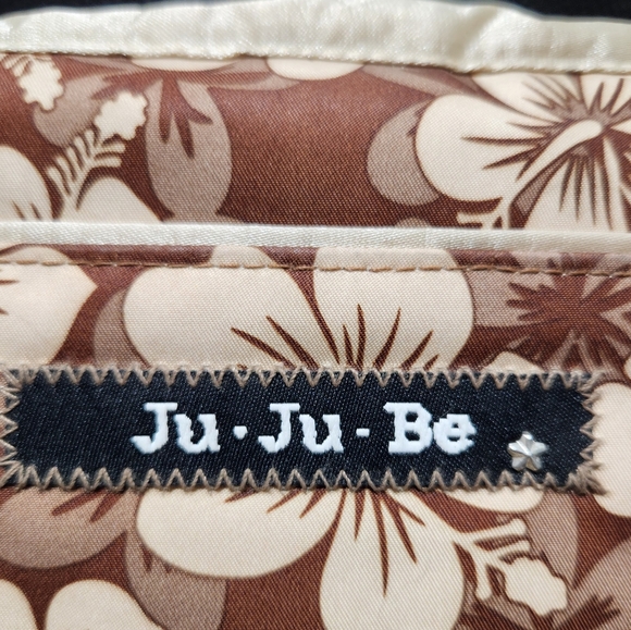 JU-JU-BE Oversized Neutral Hibiscus Print Diaper Bag with Shoulder Strap - Picture 15 of 16